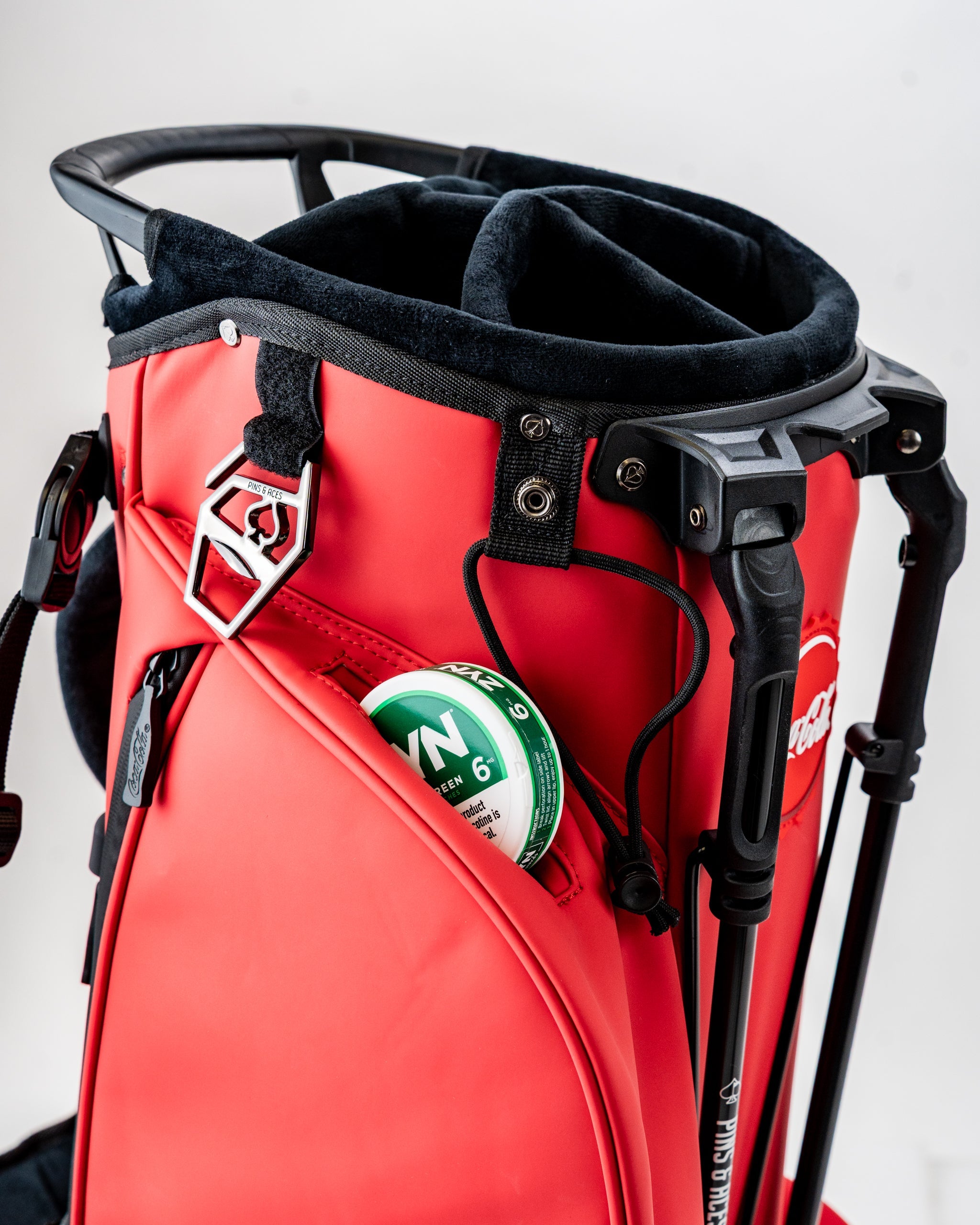 6.Player Preferred™ Golf Bag - Coca-Cola