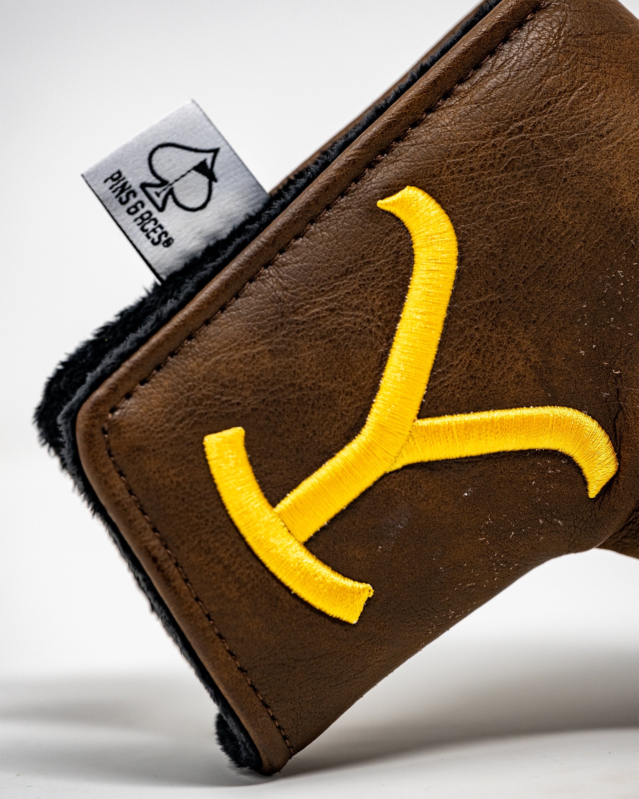 BC.Yellowstone Putter Cover - Blade